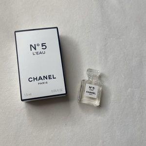 2021 Chanel Advent Calendar No.5 L'Eau de Toilette 1.5ml